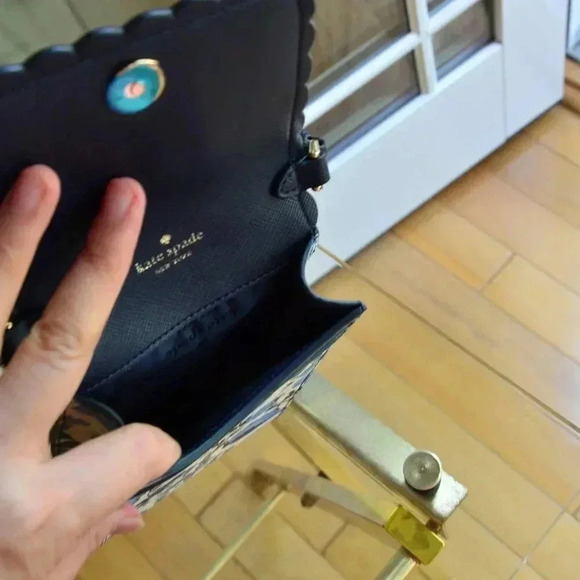 Kate Spade KH774 Madison Vase Floral North South Crossbody - Picture 9 of 9